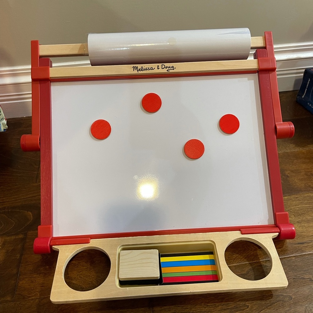 Melissa and Doug art set! New!